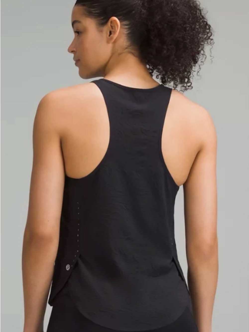 Lululemon Airflow Running Black Lightweight Stretch Tank Top
Athletic Fit